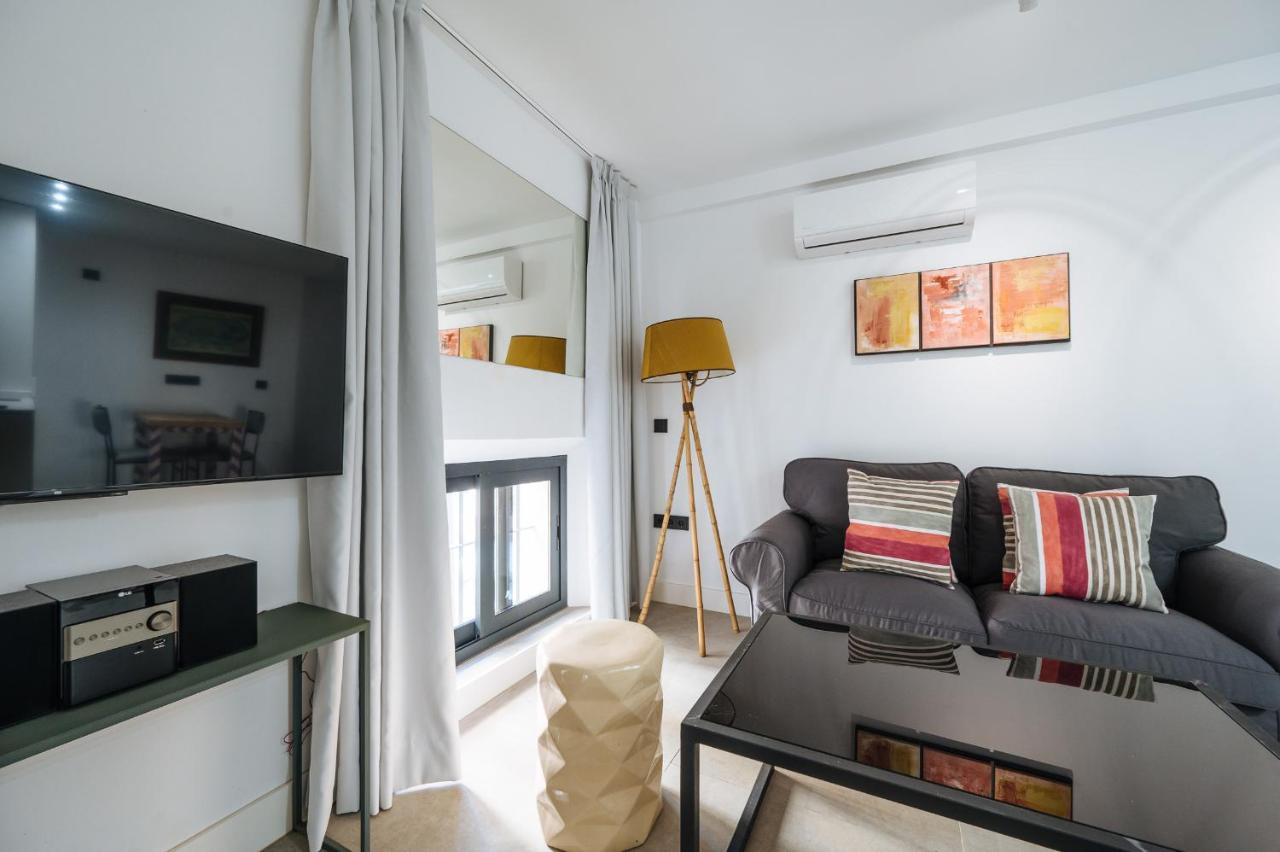 Apartamentos Montevideo 6 Sevilla Exteriör bild