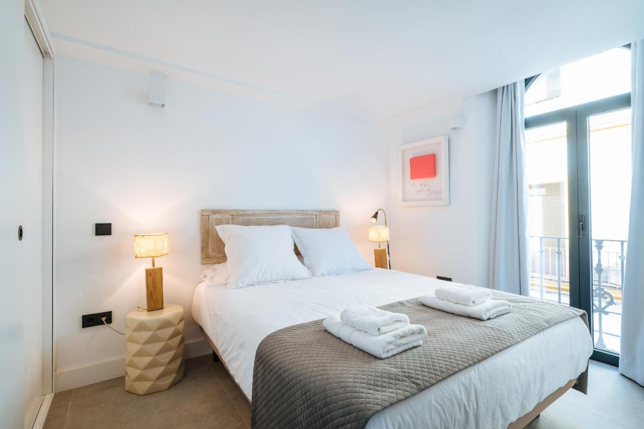 Apartamentos Montevideo 6 Sevilla Exteriör bild